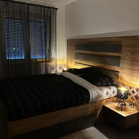 Apartman Nika 茨里克韦尼察 外观 照片
